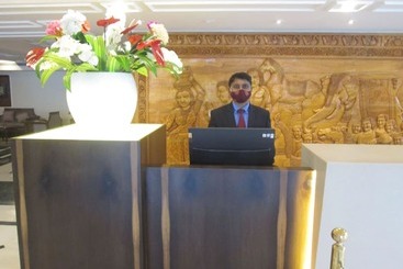 هتل Goroomgo Crown Bhopal