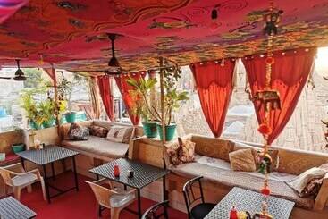 هتل Goroomgo Diamond Guest House Jaisalmer