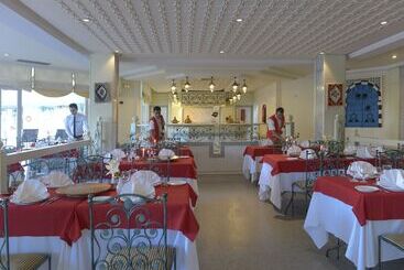 هتل One Resort El Mansour