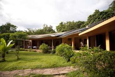 هتل Primate Lodge