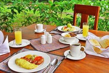 هتل Primate Lodge