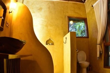 هتل Primate Lodge
