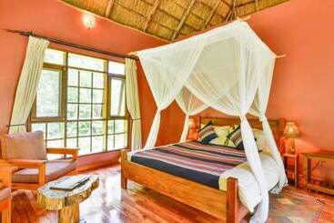 هتل Primate Lodge