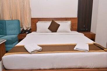 هتل Silver Land New Digha
