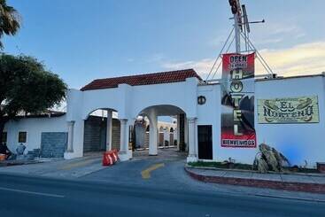 هتل & Suites Hacienda Santa Maria