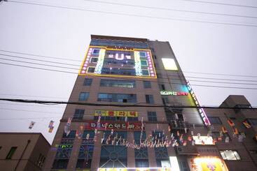 مُتل Changwon Myeongseodong U