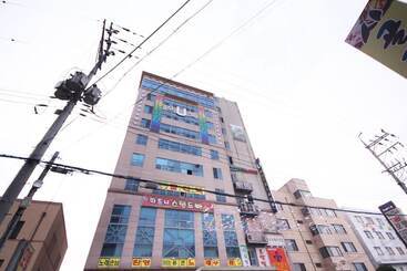 مُتل Changwon Myeongseodong U