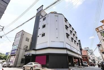 مُتل Gumi Indong Hotel Top