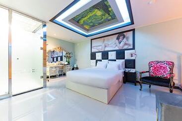 مُتل Iksan Luxury