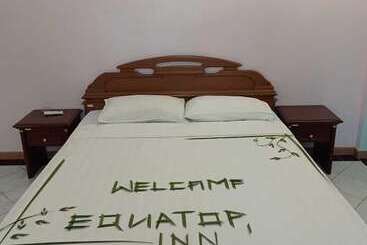 پانسیون Equator Inn