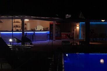 Euphoria Complex - Kavos