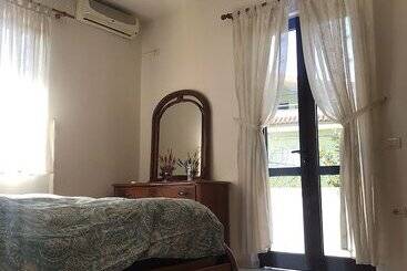 پانسیون Tirana City Rooms   Vatra E Lagjes By Paymán Club