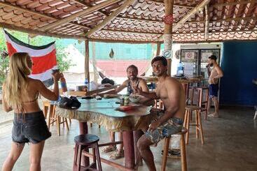 Tamahostel & Glamping