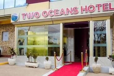 Two Oceans Hotel Voi