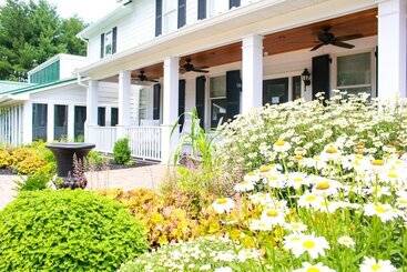 تختخواب و صبحانه Mary S Land Farm