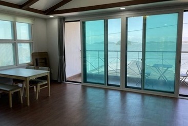 Daebudo Ocean Ville Pension