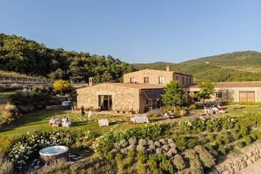 客栈  Podere Val D Orcia   Tuscany Equestrian