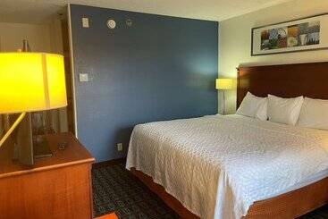 هتل Baymont By Wyndham Dayton North