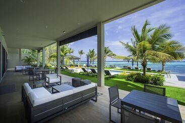 هتل Black Urchin Boutique Resort