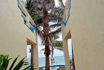 هتل Casa Cenote