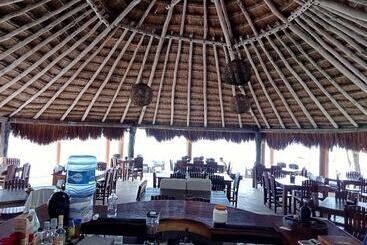 هتل Casa Cenote