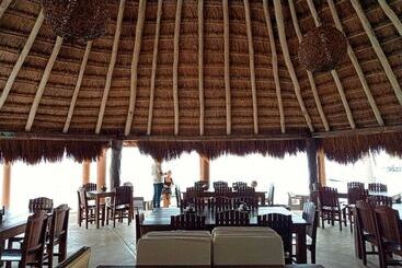 هتل Casa Cenote