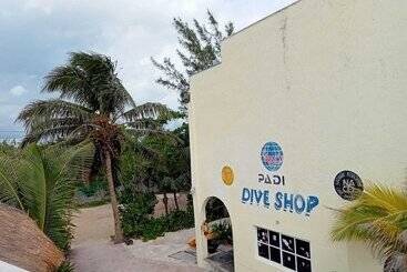 هتل Casa Cenote