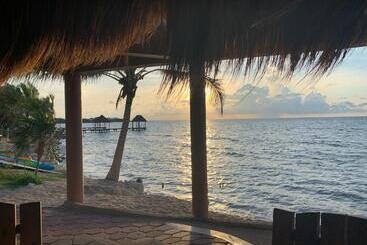 هتل Casa Cenote