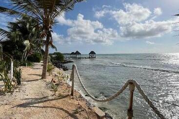 هتل Casa Cenote