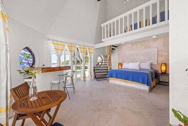 هتل Casa Cenote