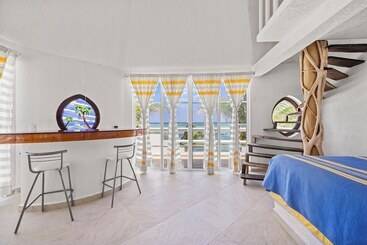 هتل Casa Cenote