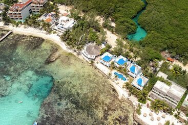 هتل Casa Cenote