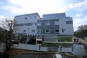 호텔 Comfort Inn Kaikaluru