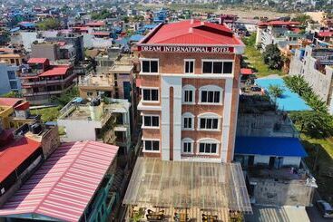 هتل Dream International