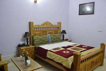 Nazara Hotel And Restaurant