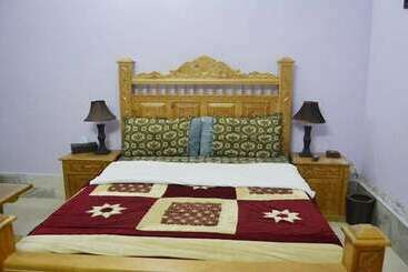 Nazara Hotel And Restaurant