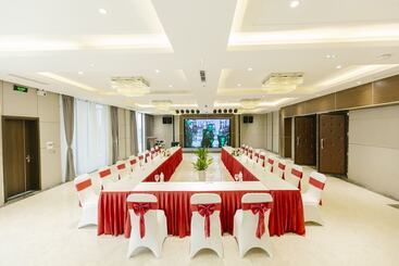 Songlam Waterfront Hotel   藍江酒店