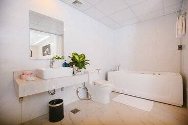 Songlam Waterfront Hotel   藍江酒店