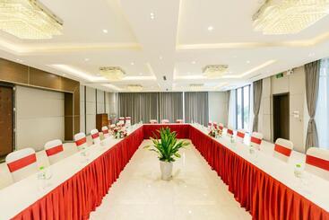 Songlam Waterfront Hotel   藍江酒店