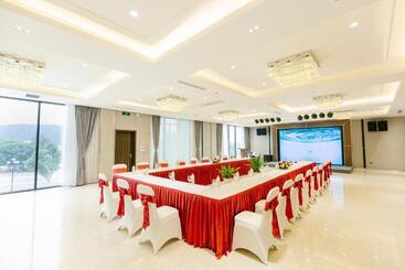 Songlam Waterfront Hotel   藍江酒店