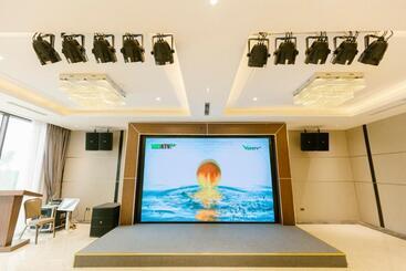 Songlam Waterfront Hotel 藍江酒店
