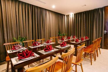 Songlam Waterfront Hotel   藍江酒店
