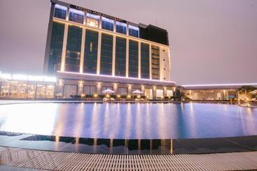Songlam Waterfront Hotel   藍江酒店