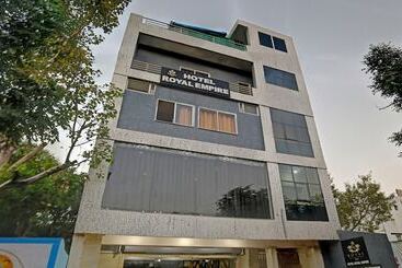 هتل Treebo Royal Empire Indore