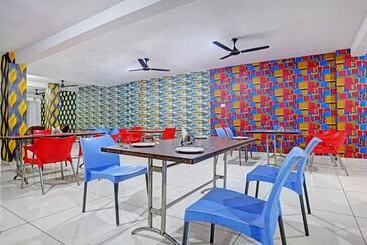 هتل Treebo Royal Empire Indore
