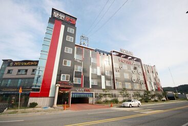 مُتل Andong Hotel Gung