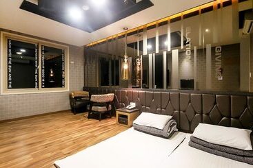 مُتل Andong Hotel Gung