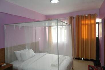 پانسیون Chrysalis Guest House & Restaurant Embu