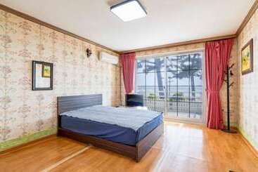 پانسیون Taean Mongsanpo Blue Ocean Resort