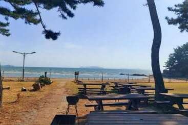 پانسیون Taean Mongsanpo Blue Ocean Resort